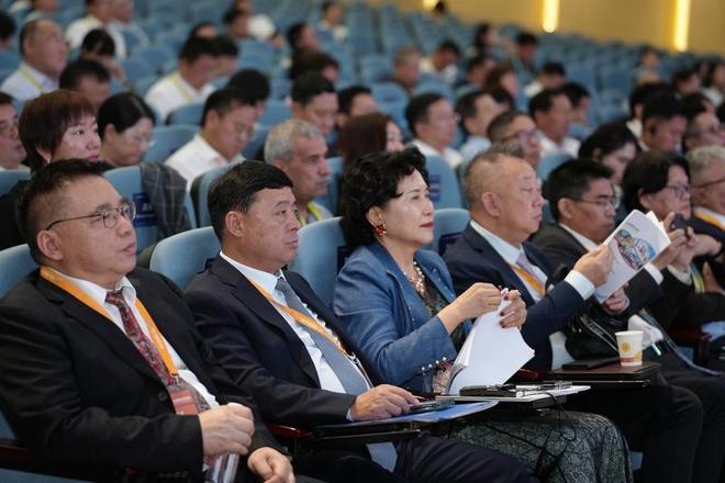 “2024中国－东盟内陆开放经济合作与人才培养”会议在贵州商学院举行(图2)