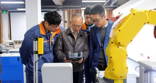 必威咨询：2024年上海已新增培养高技能人才234万人育婴员、网审员等前五(图3)