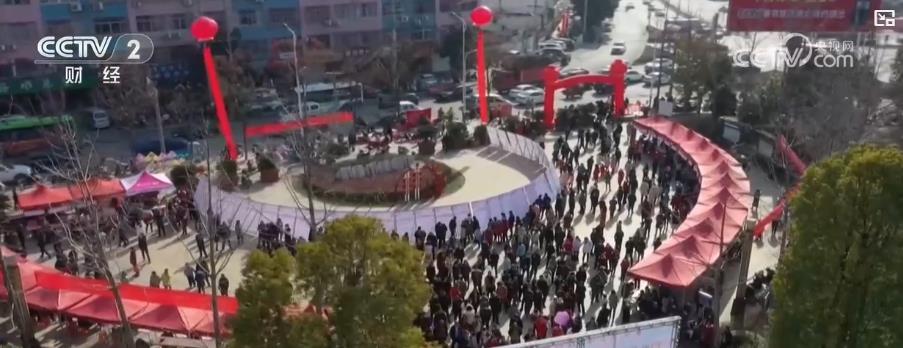 企业复工需求旺盛多地招聘会助力企业人才对接(图2)