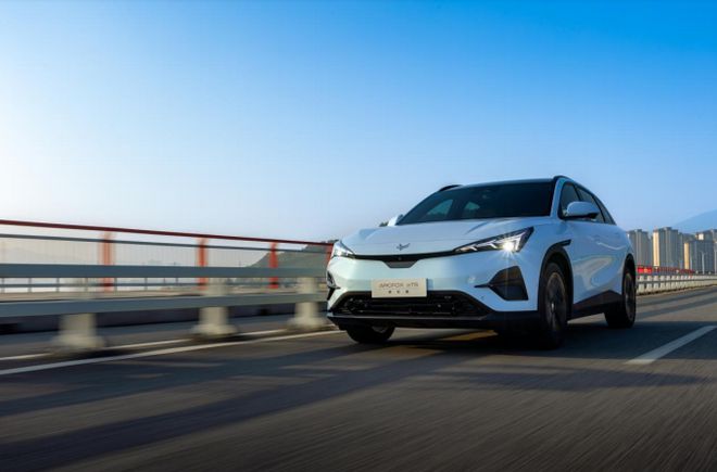 内卷之下踏上逆袭之路极狐汽车2024年年销破8万(图2)