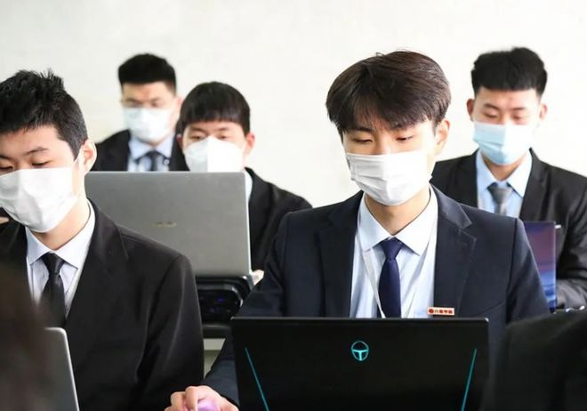 八维职业学校：把握职业教育历史性机遇培养未来技能人才(图3)