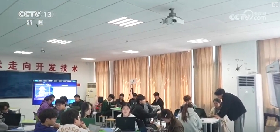 必威网站：前沿技术催生“数”“智”新职业引进来、走出去厚植人才成长沃土(图19)