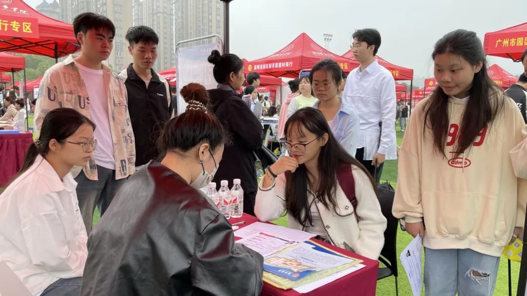 必威咨询：技能强市！英德：多方式培育优秀技能人才赋能制造业高质量发展(图3)