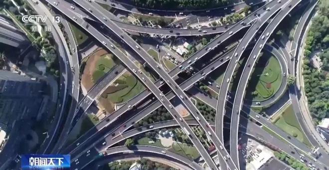 智能制造、人才培养、金融服务……这个产业正经历全链条跃升(图8)