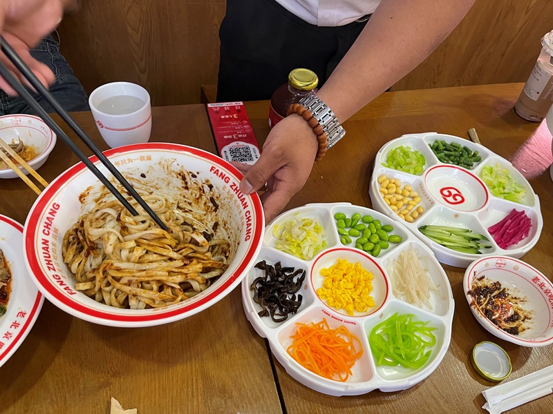 必威网站：消费新场景丨舌尖上的新风向(图4)