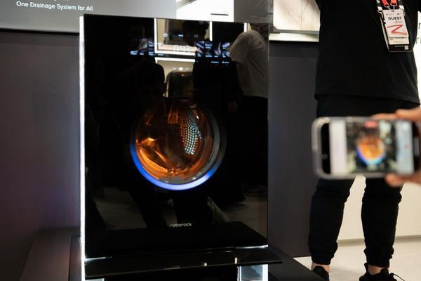 必威网站:IFA展上智能割草机重磅亮相石头科技用黑科技引爆行业发展“奇点”(图3)