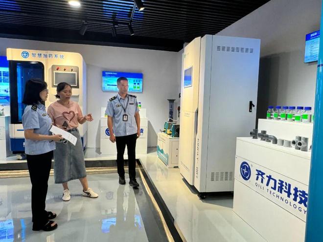 都江堰市市场监管局扎实推动蹲点服务“立园满园”行动(图1)