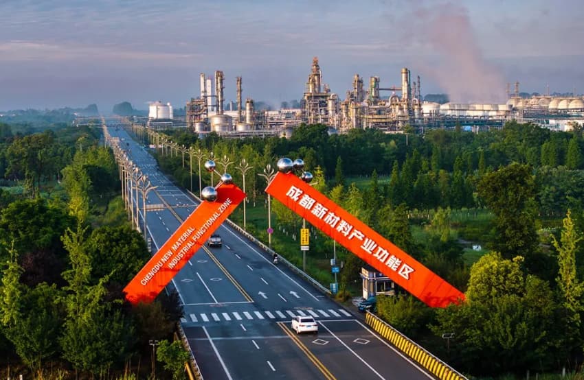 一杯“盖碗茶”的诚意与厚度！成都彭州特色产业园中园“飘香”深圳(图2)