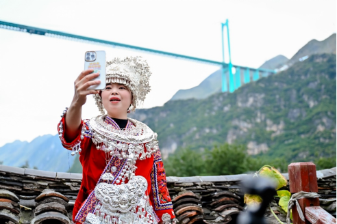 从花江峡谷大桥出发：探访“多彩贵州移起向新”(图7)