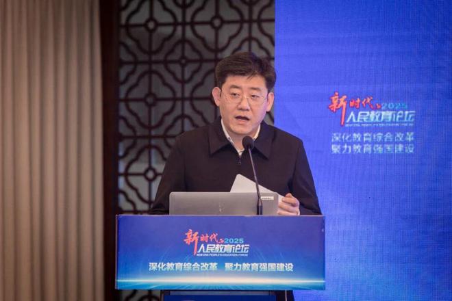 必威网站：如何培养高技能人才？这场论坛干货满满→(图2)