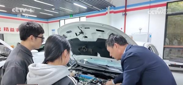 必威网站:“新”字突出!各地不断打造人才培养新生态激发高质量发展新动能(图5)