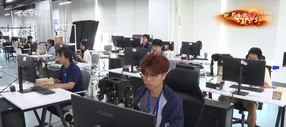 跑通“产学研用”一体化创新马拉松场景!具身智能实战中升级本领(图33)