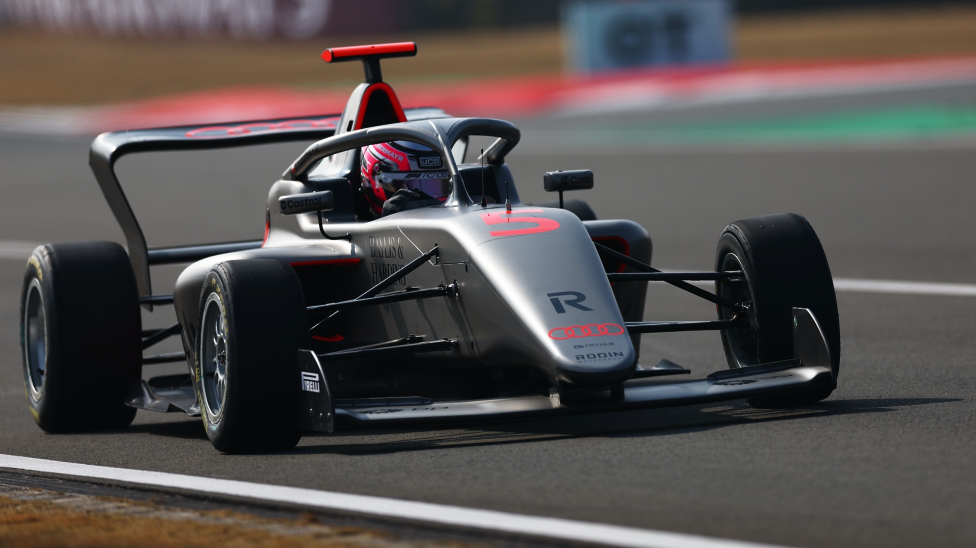 从赛道到公路：奥迪F1中国首秀背后的“技术进化论”(图1)